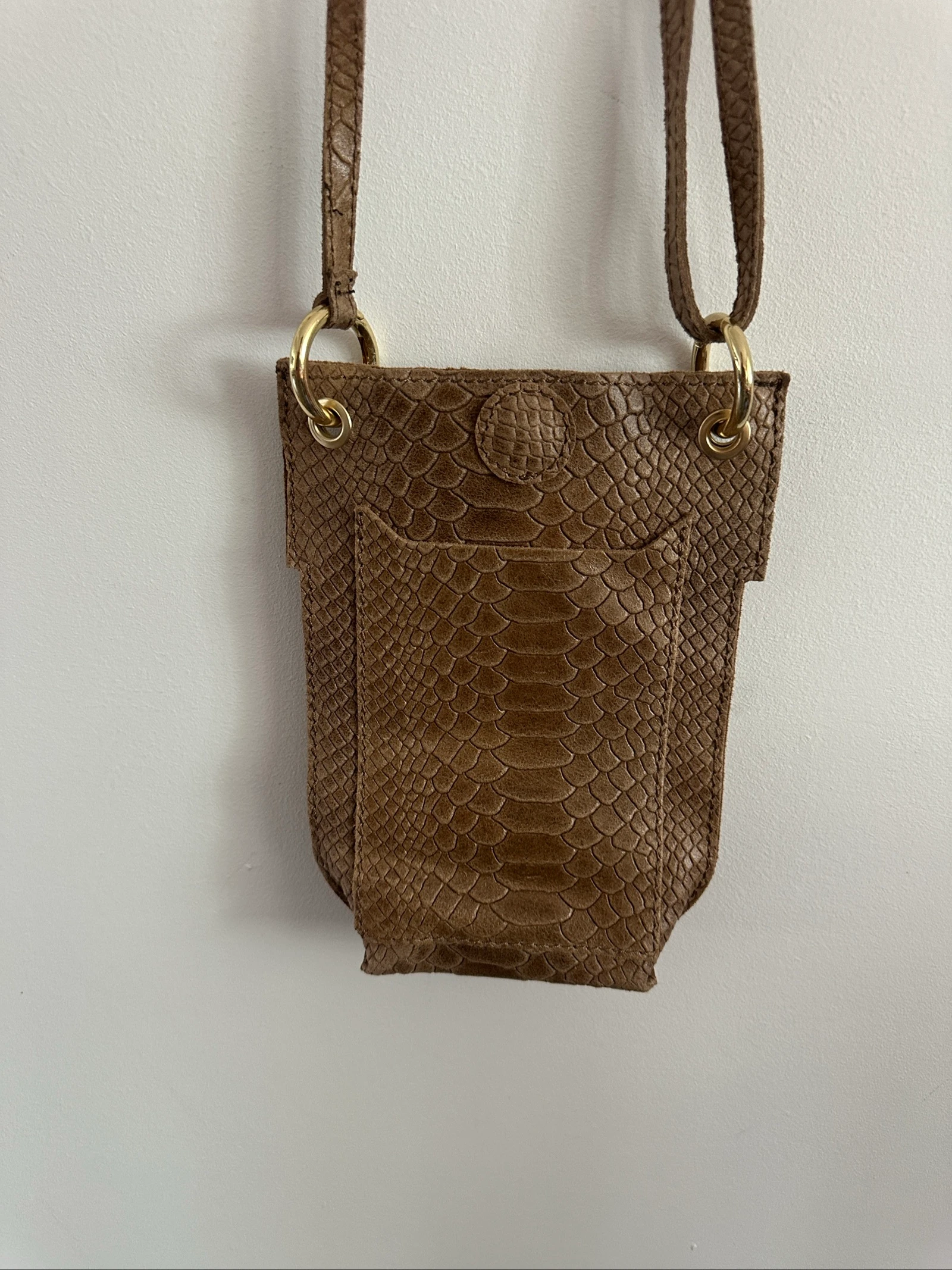 Bolso Portamóvil Bandolera de Piel Grabada Serpiente / Brown Leather Phone Bag